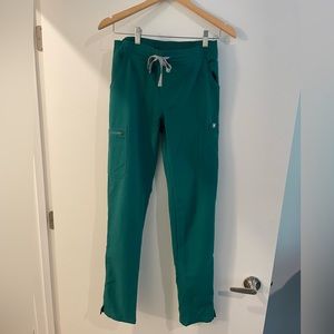 Figs Yola™ Skinny Scrub Pants in Hunter Green